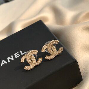 ✅✅✅Chanel earrings